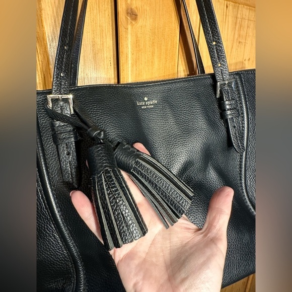Kate Spade Large Tote Bag Classic Black Leather w/Tassle Accent - Picture 4 of 13
